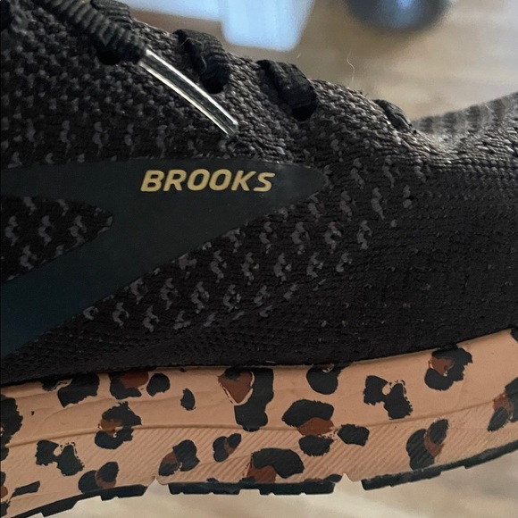 Brooks Revel Women's Black Running Shoes with Leopard-Print Midsole NF - Picture 3 of 7